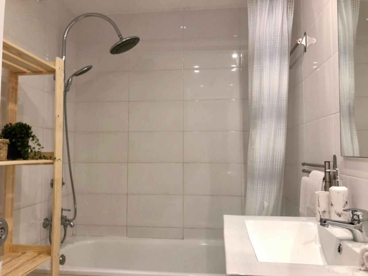 Cozy And Stylish Studio Apt Just 800M From The Beach - New On Booking! Albufeira Esterno foto