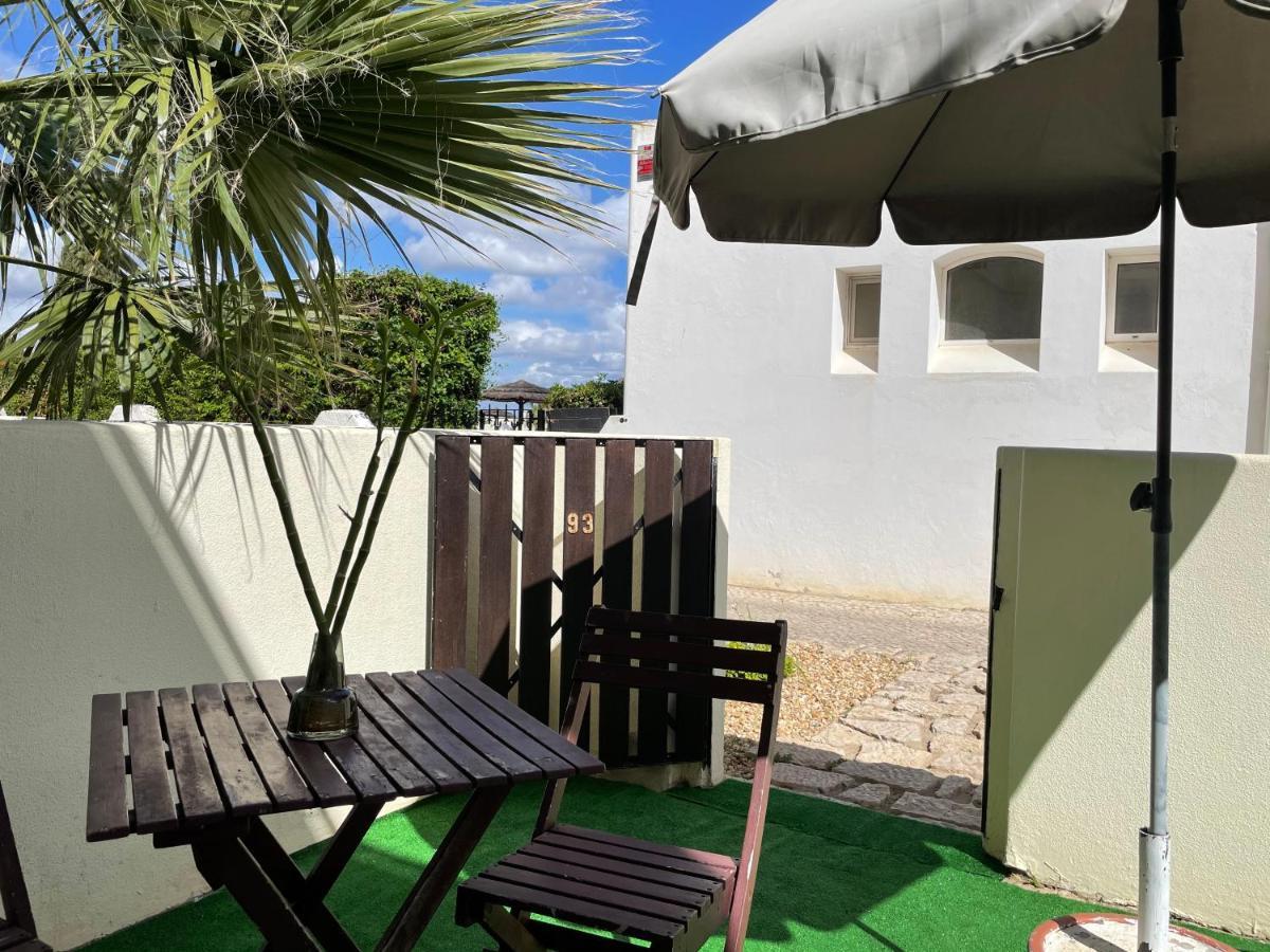 Cozy And Stylish Studio Apt Just 800M From The Beach - New On Booking! Albufeira Esterno foto