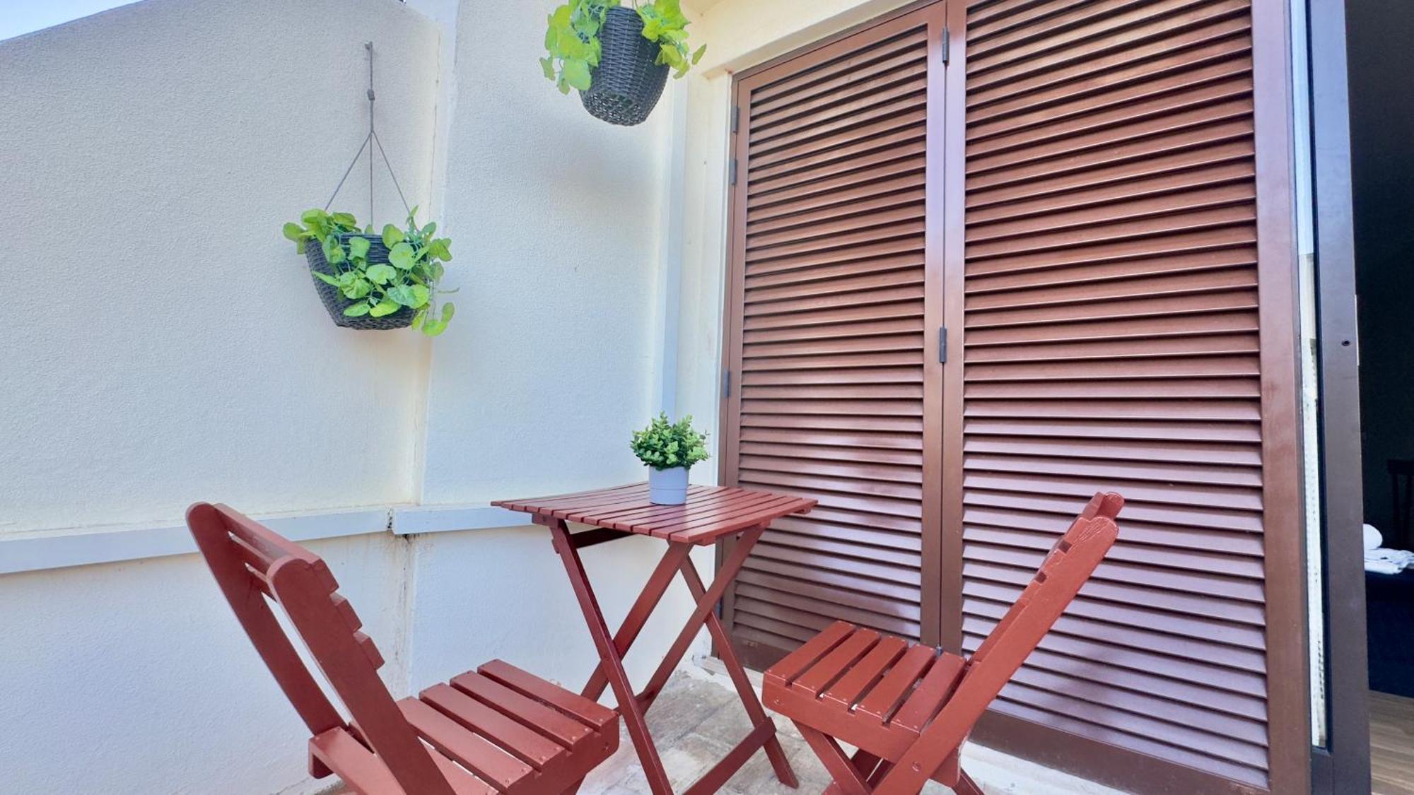 Cozy And Stylish Studio Apt Just 800M From The Beach - New On Booking! Albufeira Esterno foto